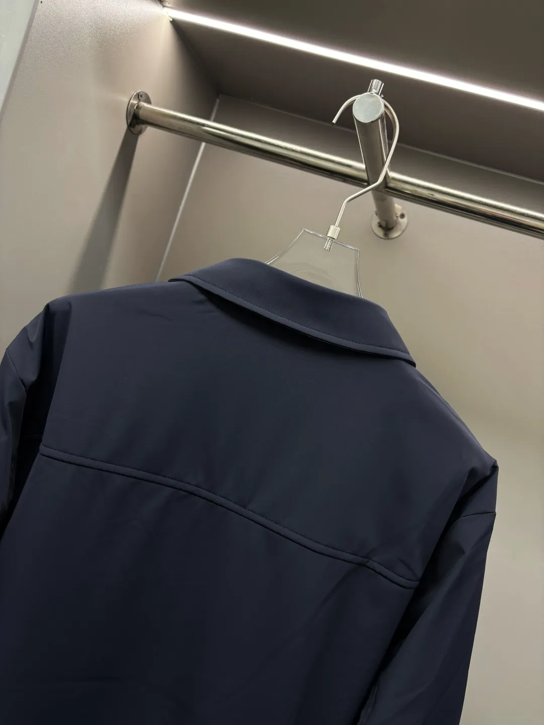 P560 POLO Ralph Lauren new embroidered cotton jacket Original fabric Original accessories Official same style Made of imported polyester fabric, custom-made dyed in the same vat, very comfortable and smooth to the touch Very wide and stylish, does not deform after long-term wear Produced by a first-line brand OEM factory Imported Behringer embroidery machine Full and textured embroidery Latest autumn and winter style Fashionable and individual Super versatile and good-looking one Very suitable for both men and women A must-have for everyone Color: Black Royal blue khaki Size: L-4XL